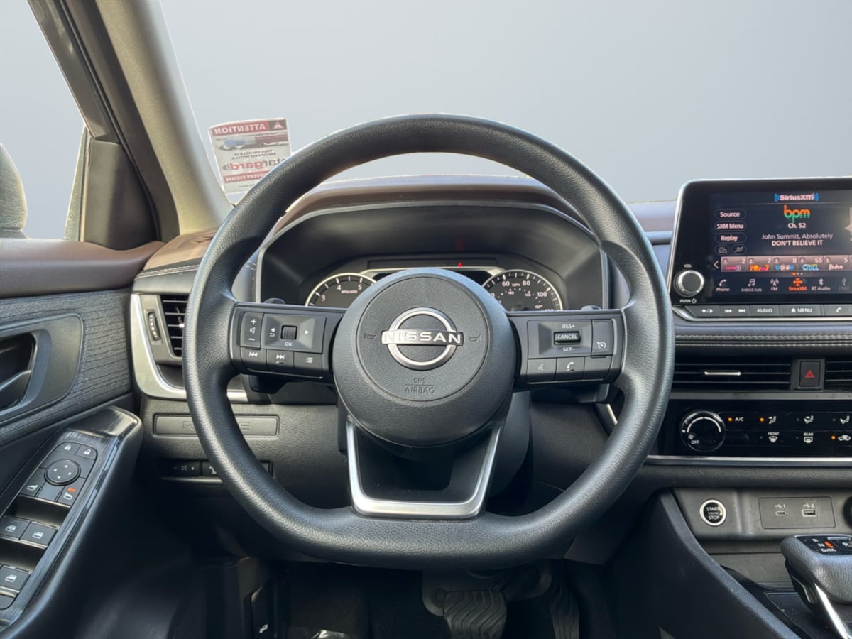 Nissan Rogue photo 11
