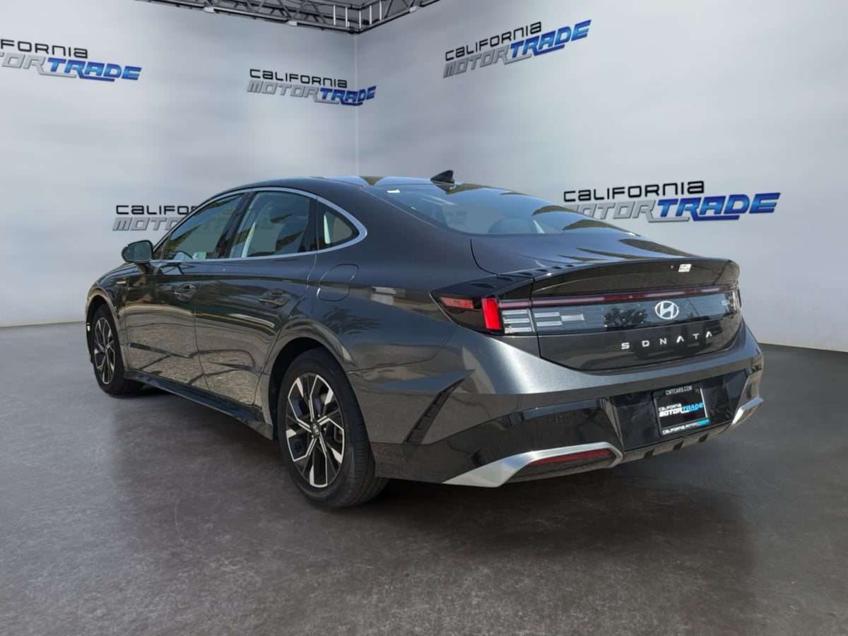 Hyundai Sonata photo 7