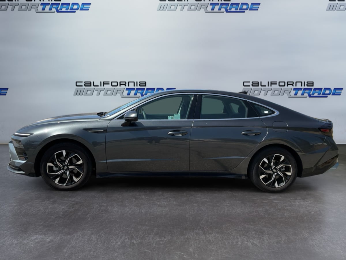 Hyundai Sonata photo 8