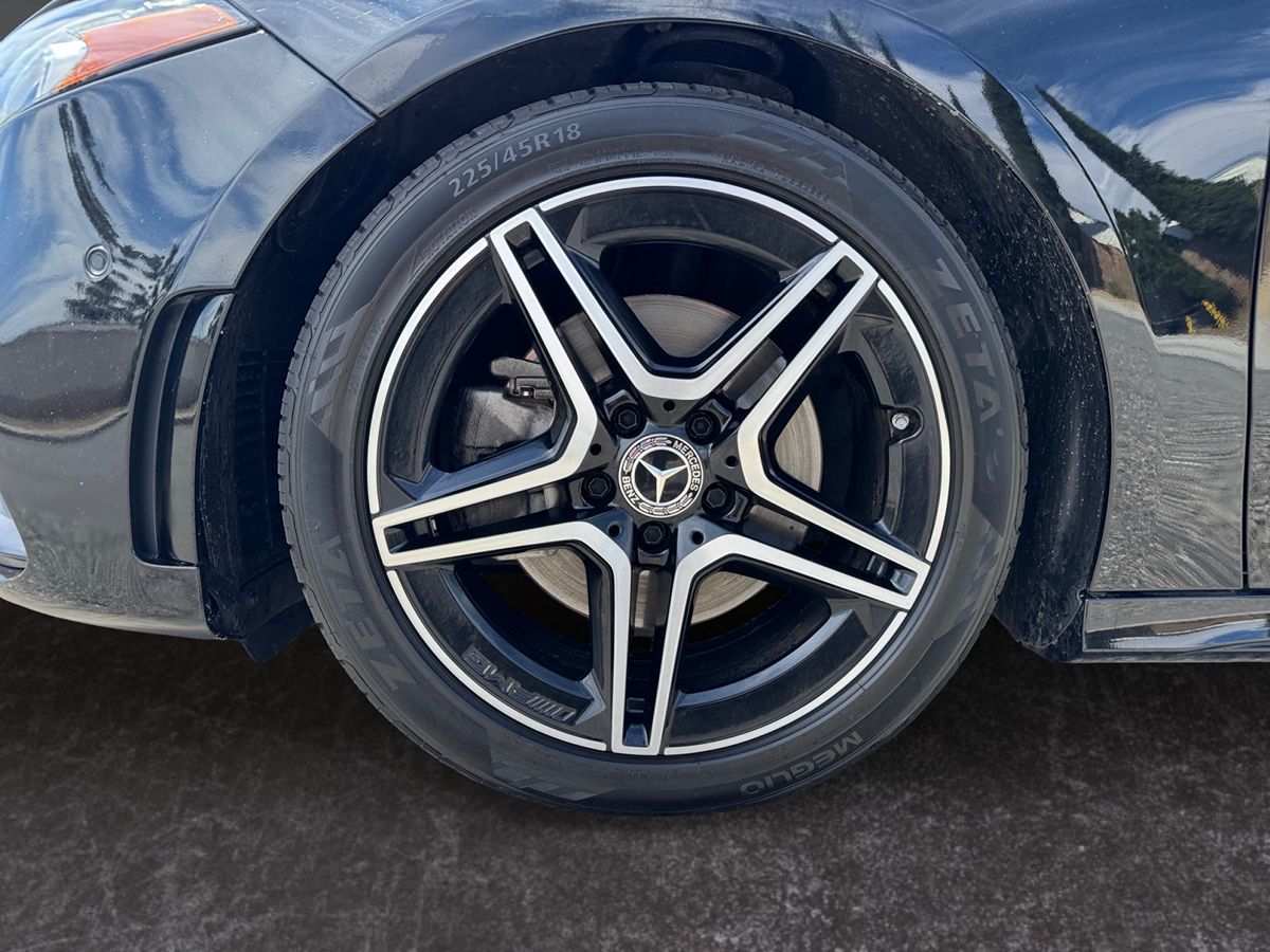 Mercedes-Benz A 220 photo 10
