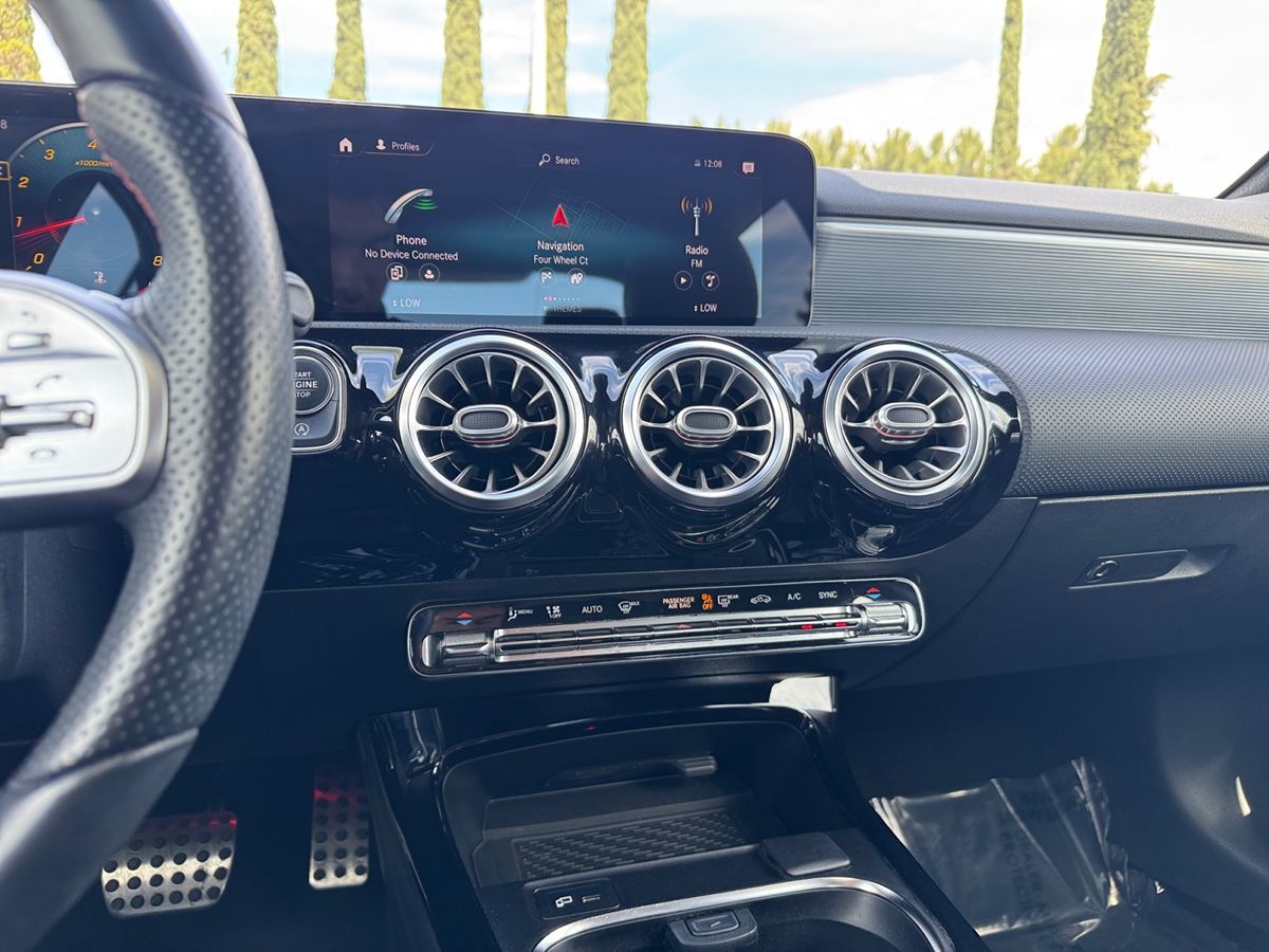 Mercedes-Benz A 220 photo 15