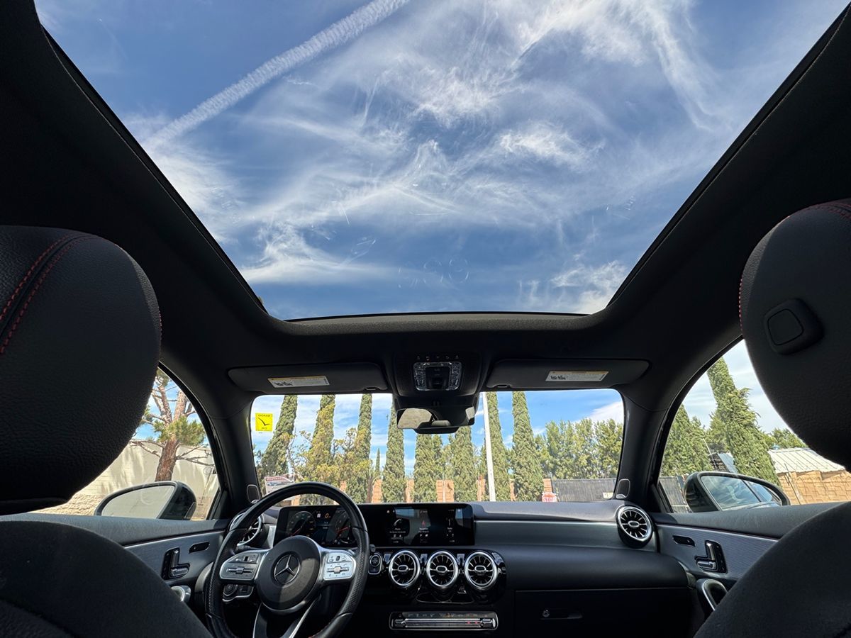Mercedes-Benz A 220 photo 16