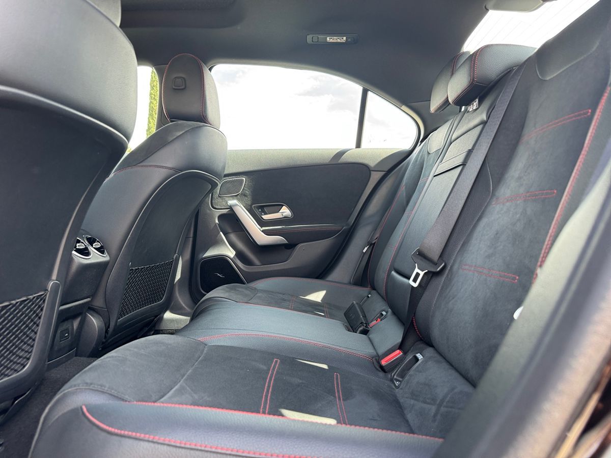 Mercedes-Benz A 220 photo 18
