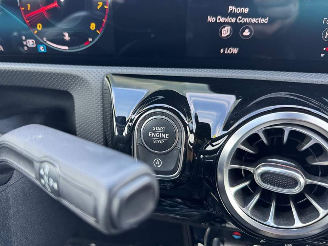 Mercedes-Benz A 220 photo 9
