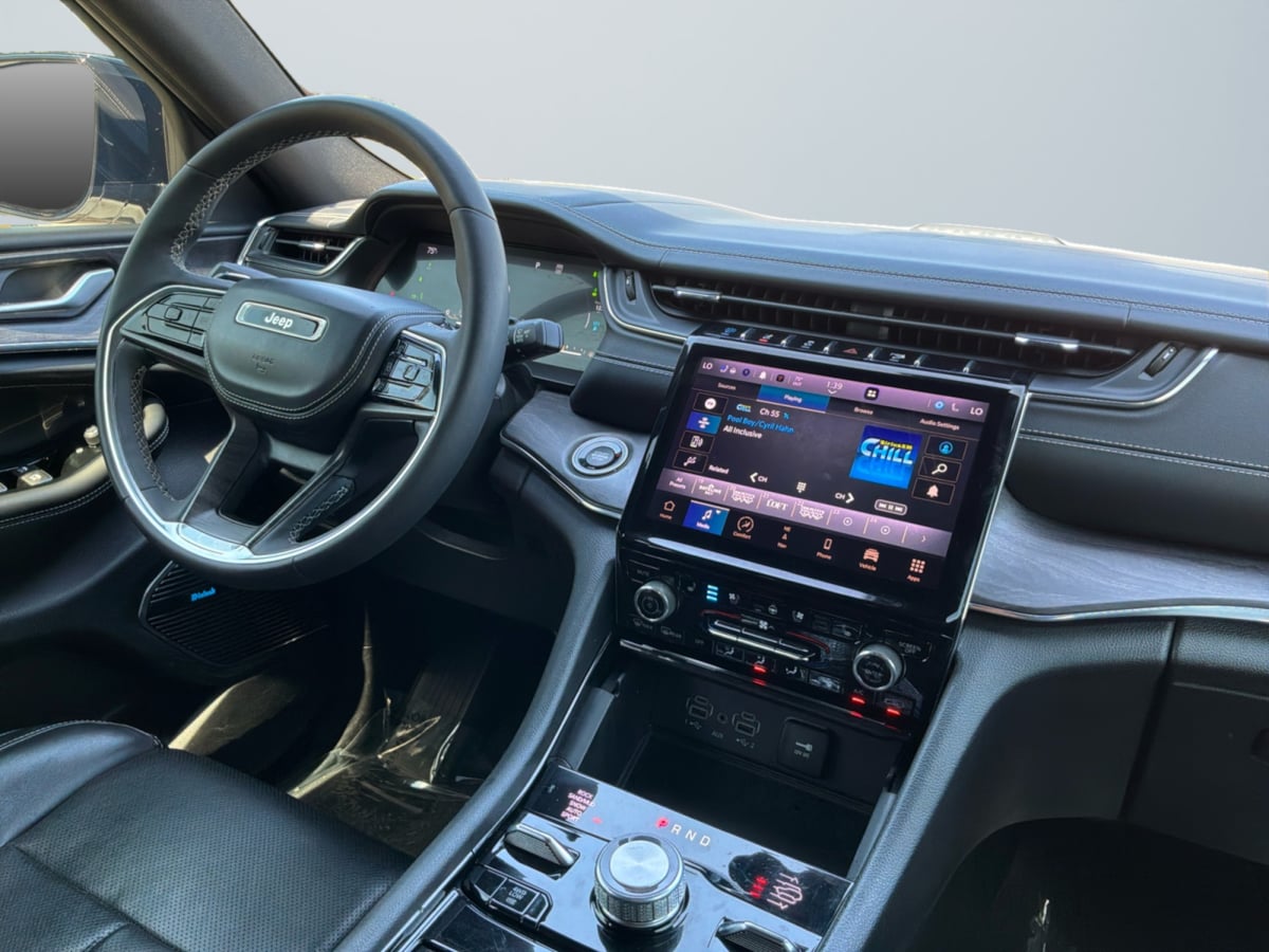 Jeep Grand Cherokee photo 14