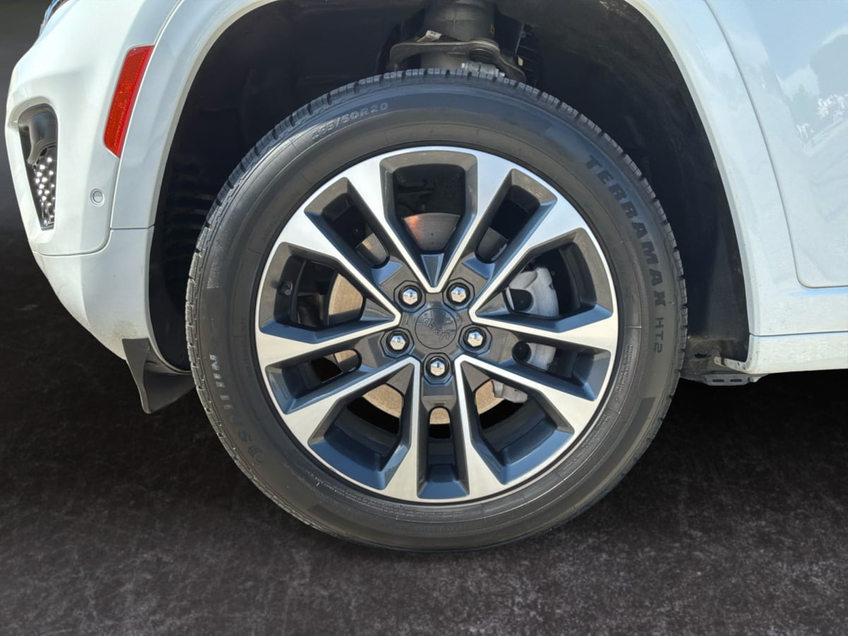 Jeep Grand Cherokee photo 9