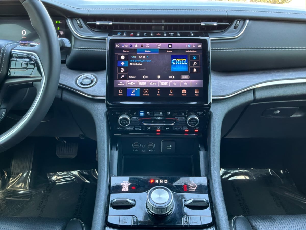 Jeep Grand Cherokee photo 15