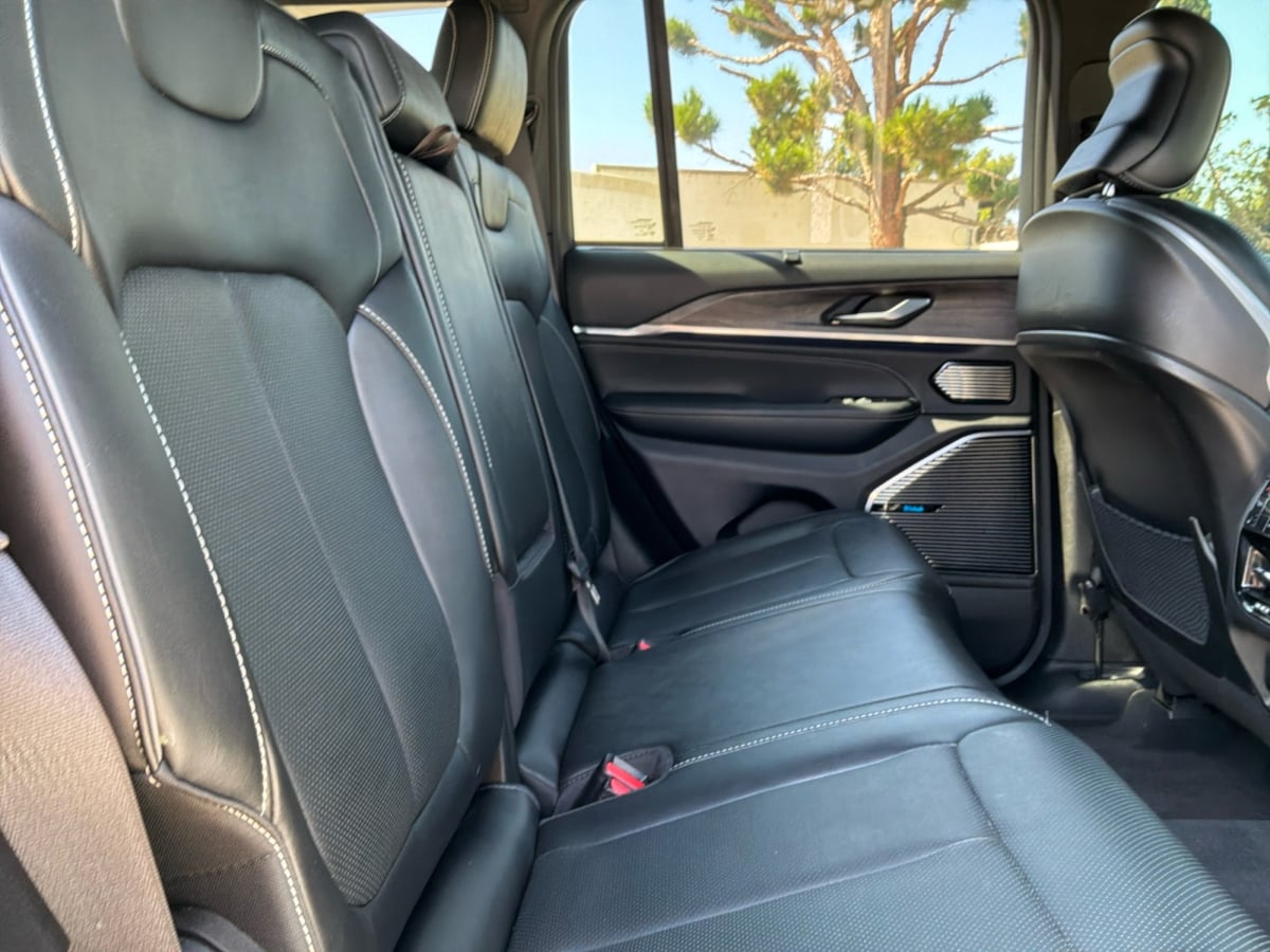 Jeep Grand Cherokee photo 20