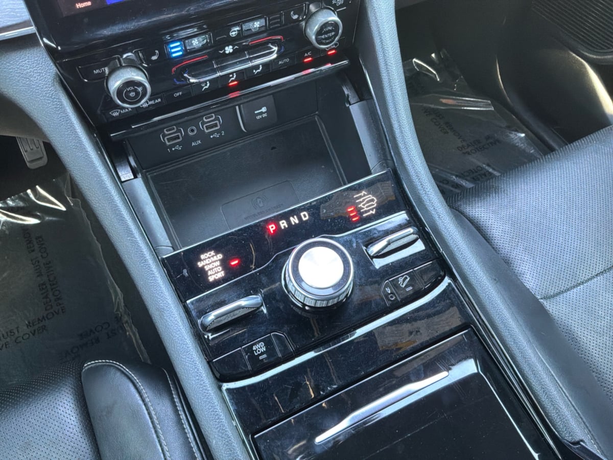 Jeep Grand Cherokee photo 16