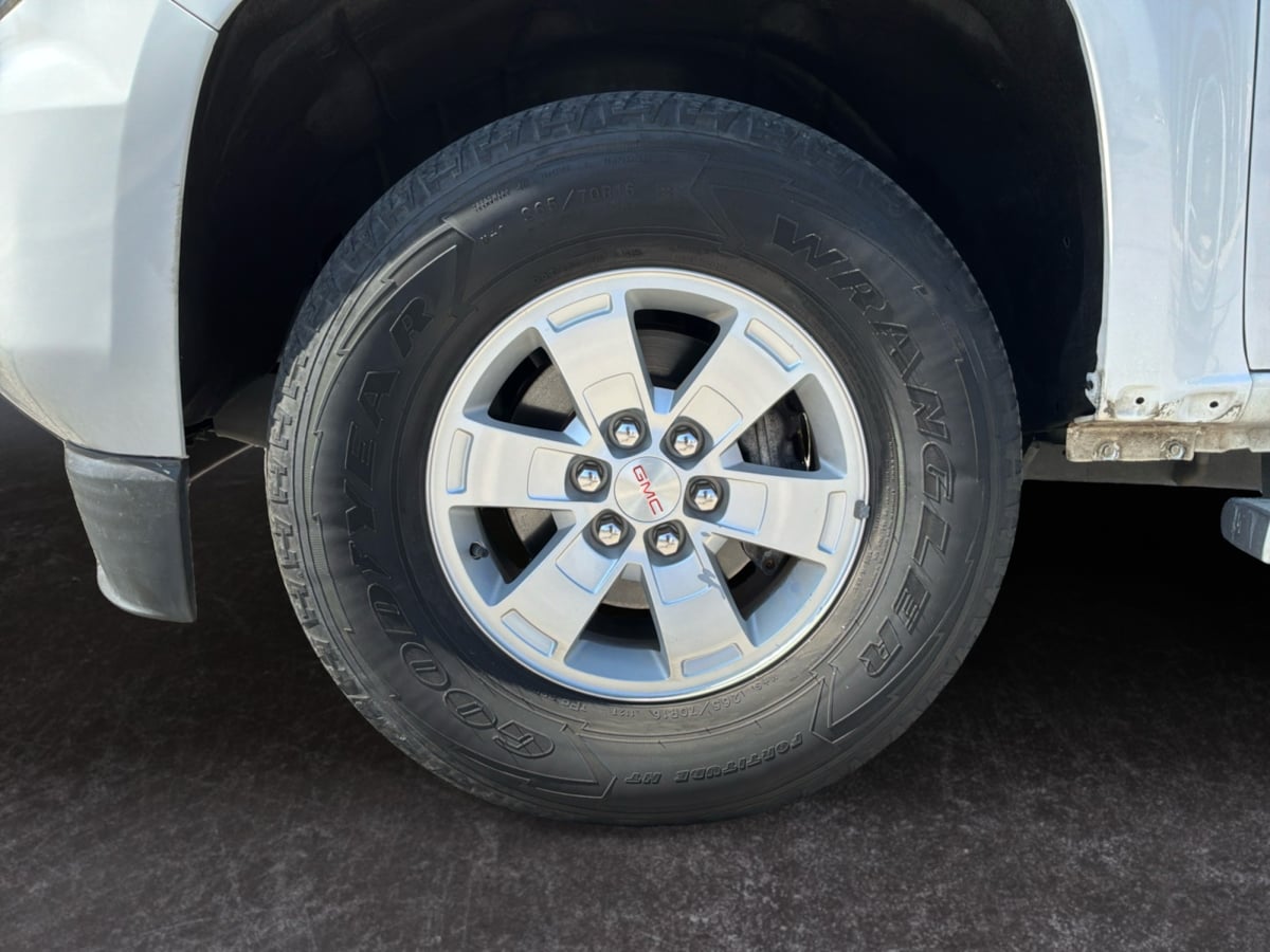 GMC Canyon photo 9