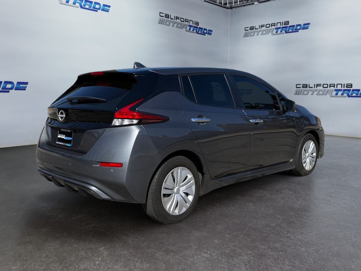 Nissan Leaf photo 5