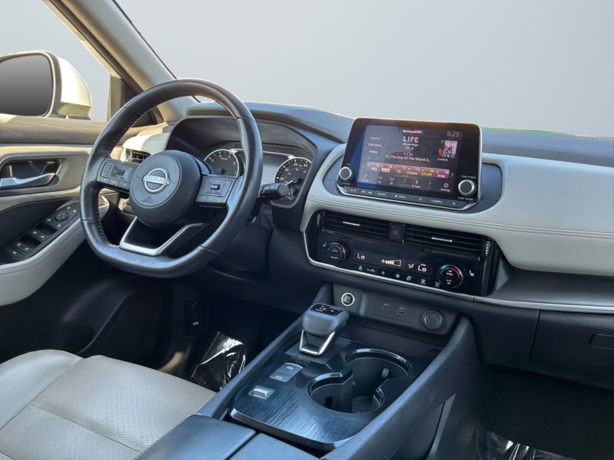 Nissan Rogue photo 14