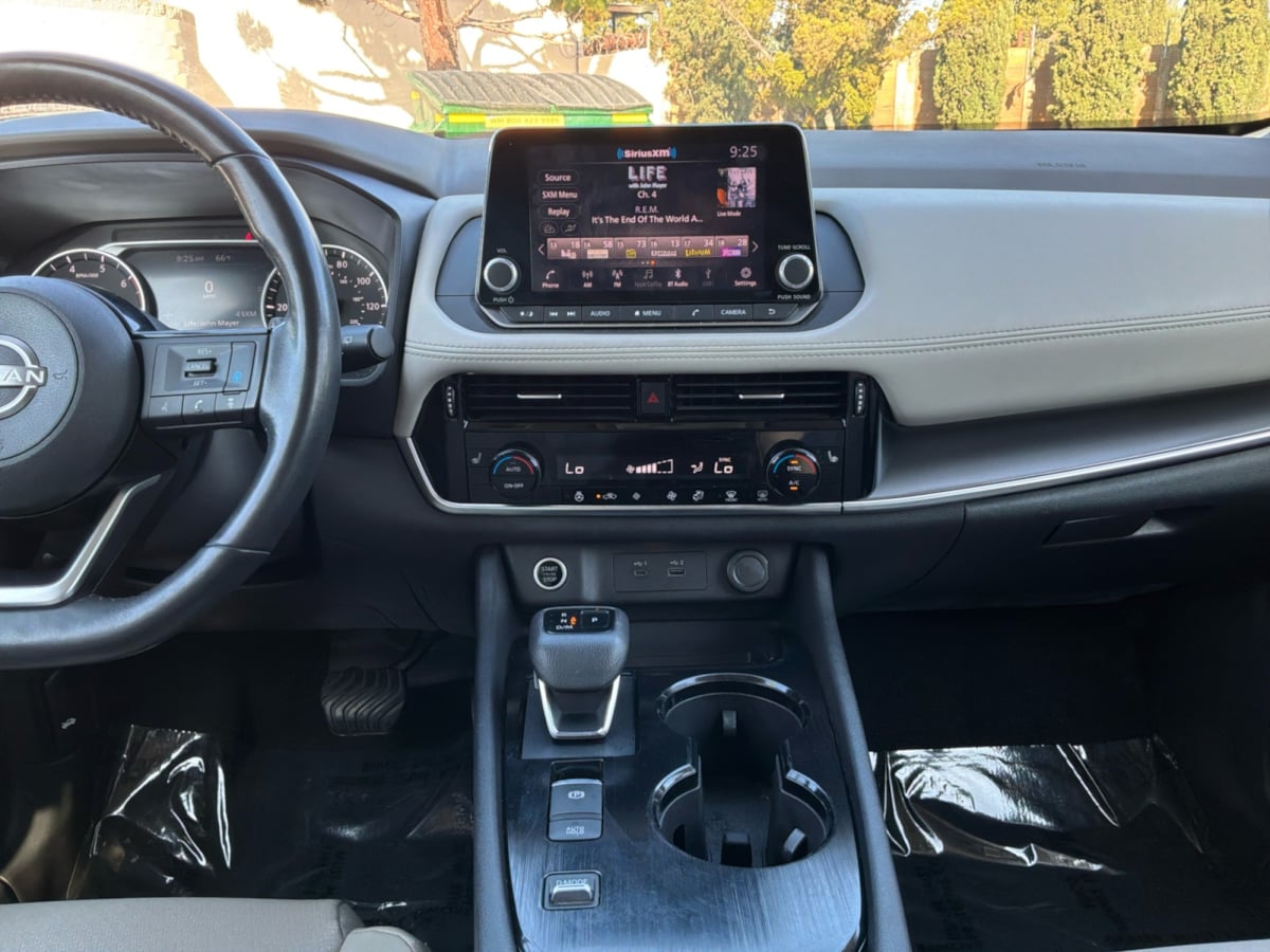Nissan Rogue photo 15