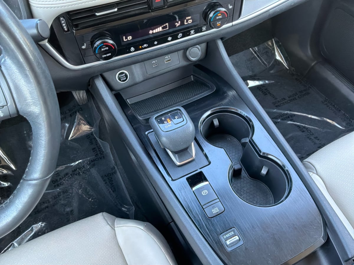 Nissan Rogue photo 17