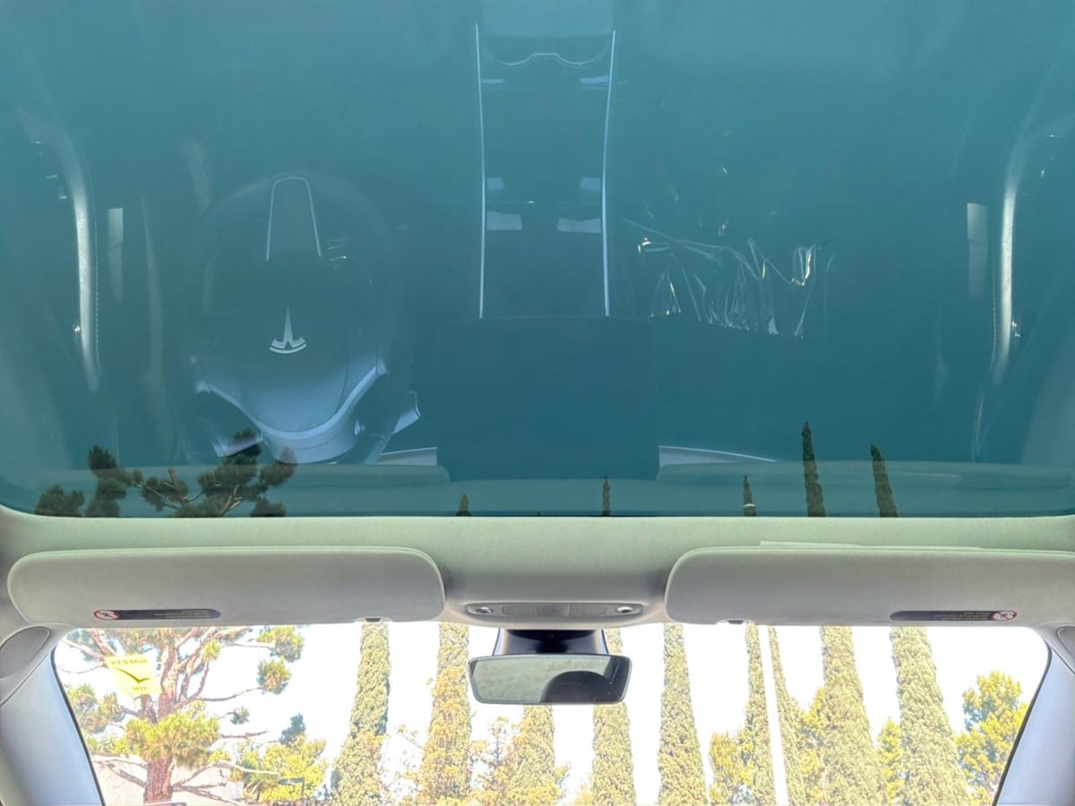 Tesla Model 3 photo 16
