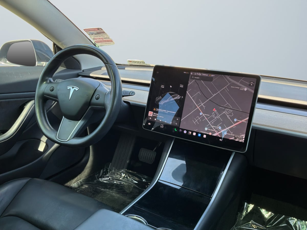 Tesla Model 3 photo 14