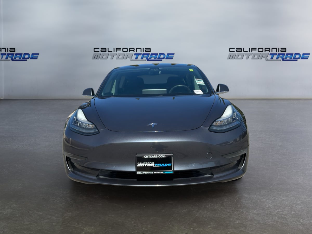 Tesla Model 3 photo 2