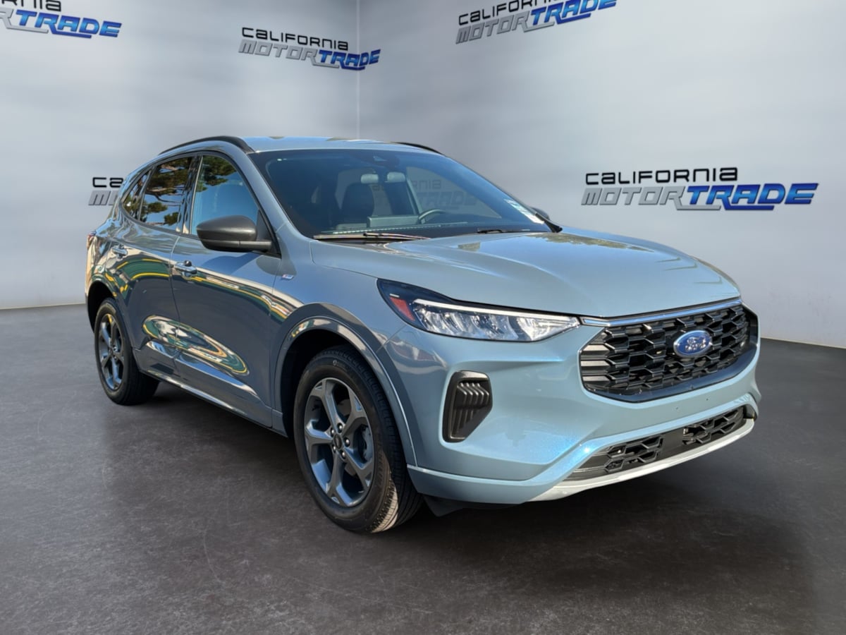 Ford Escape photo 3