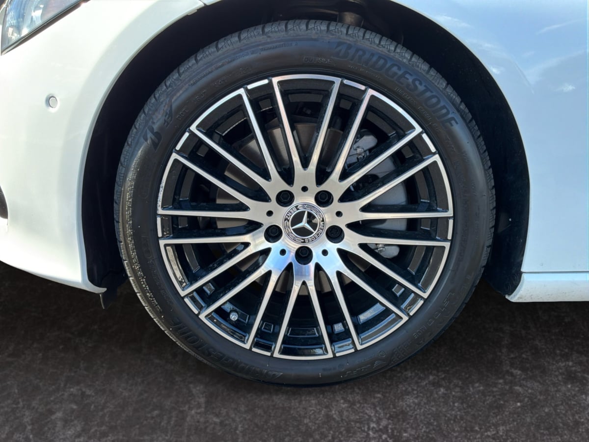 Mercedes-Benz C300 photo 9