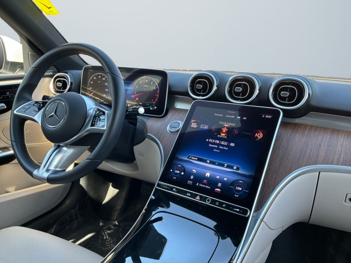 Mercedes-Benz C300 photo 14