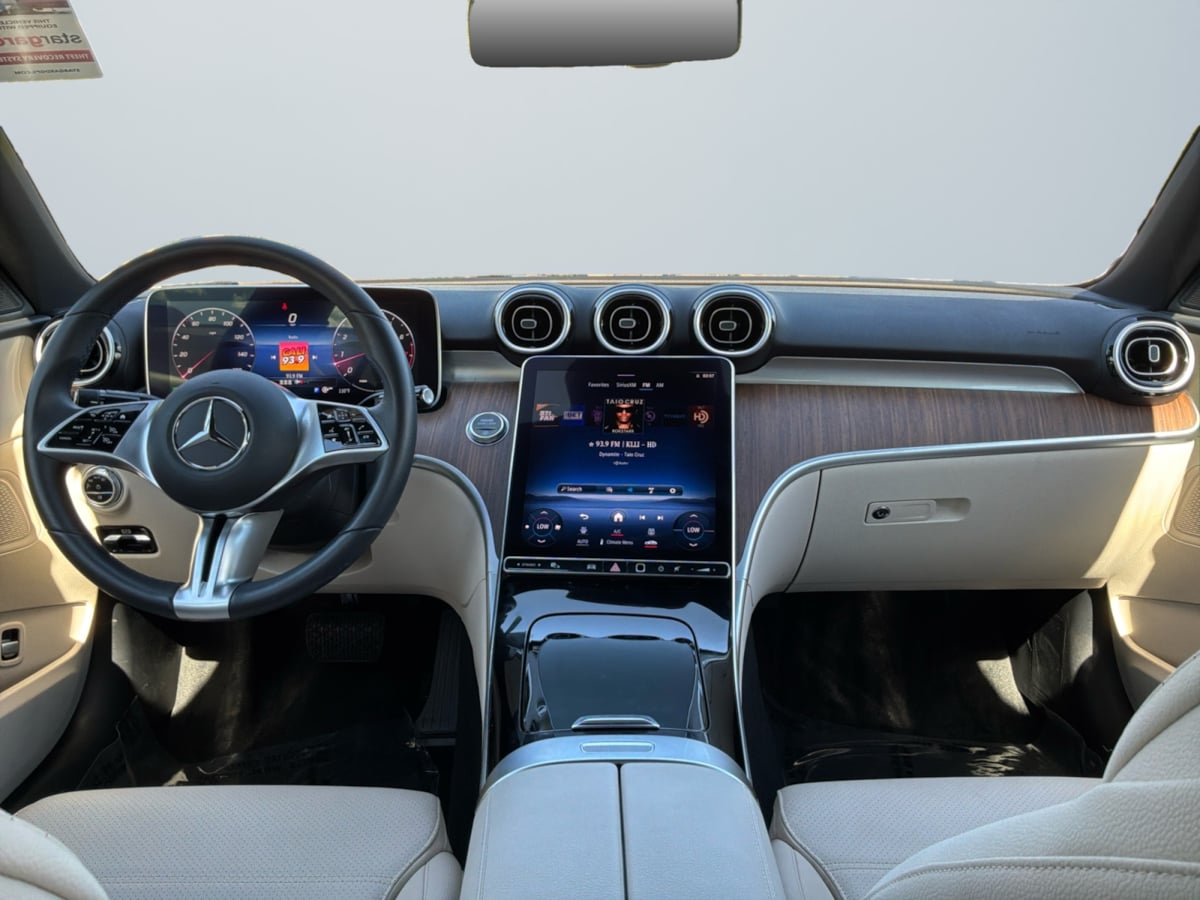 Mercedes-Benz C300 photo 10