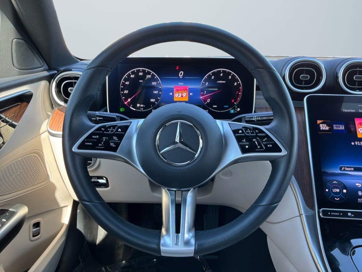 Mercedes-Benz C300 photo 11