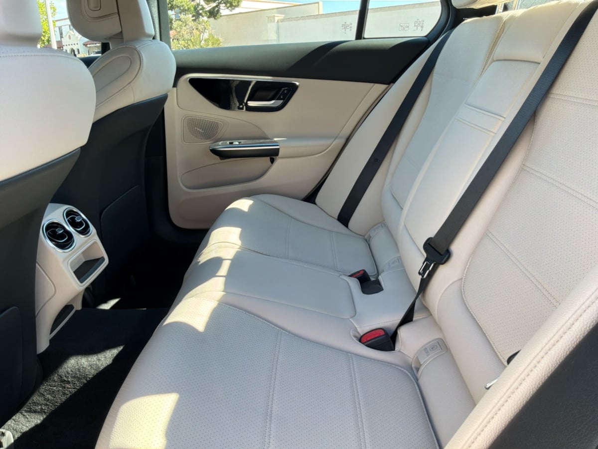 Mercedes-Benz C300 photo 20