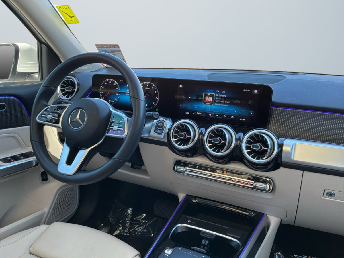 Mercedes-Benz GLB 250 photo 14