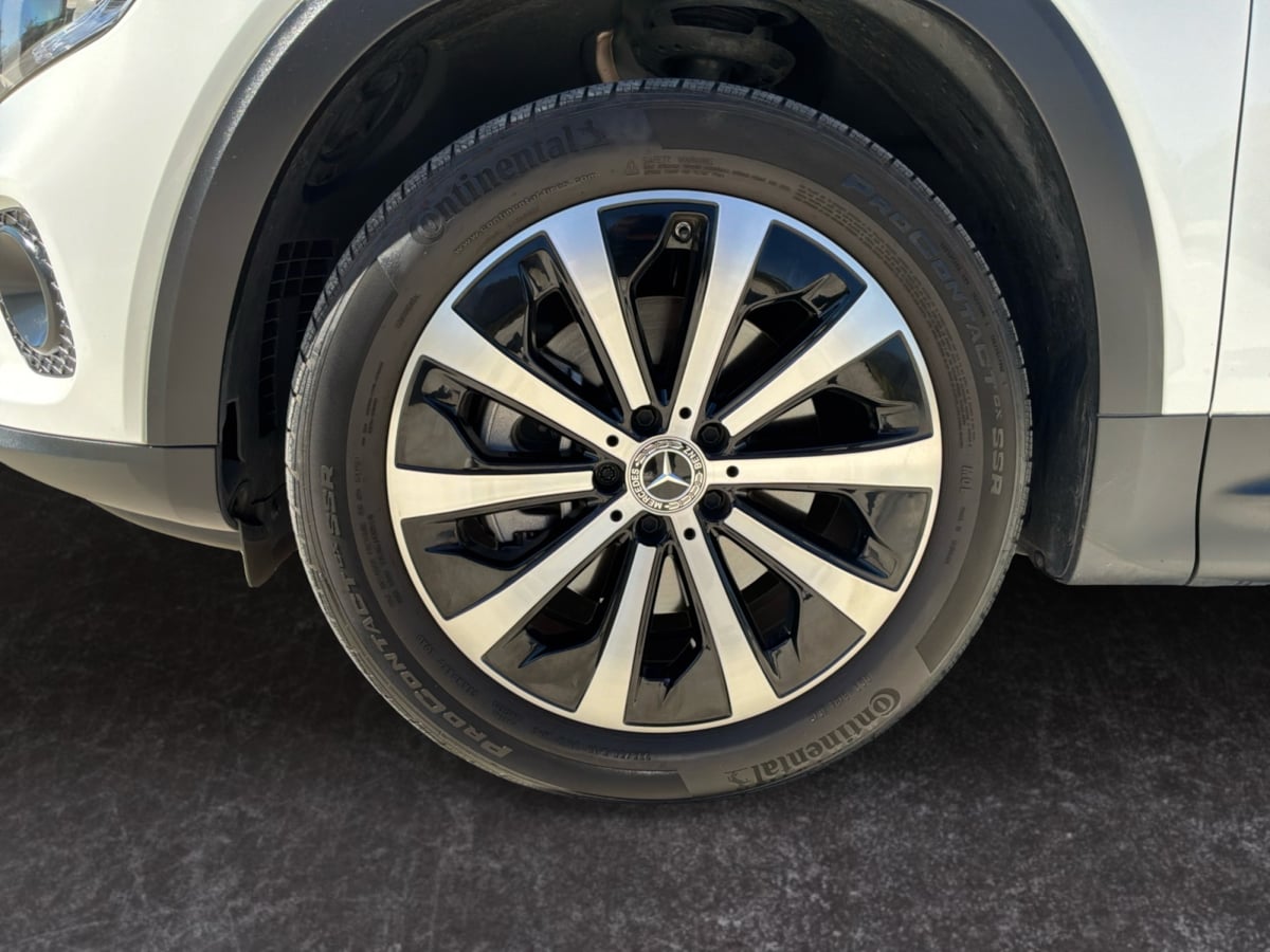 Mercedes-Benz GLB 250 photo 9