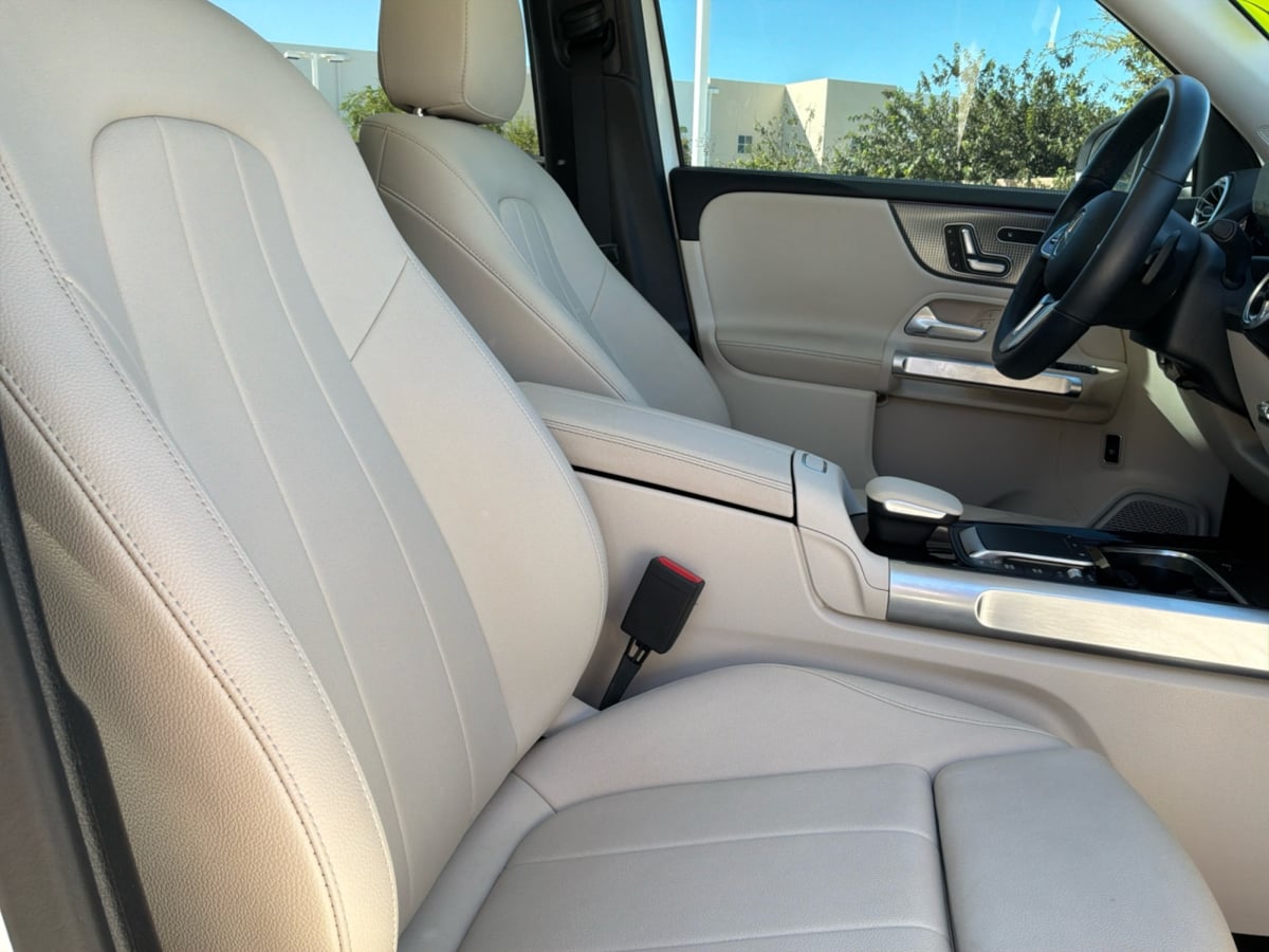 Mercedes-Benz GLB 250 photo 22