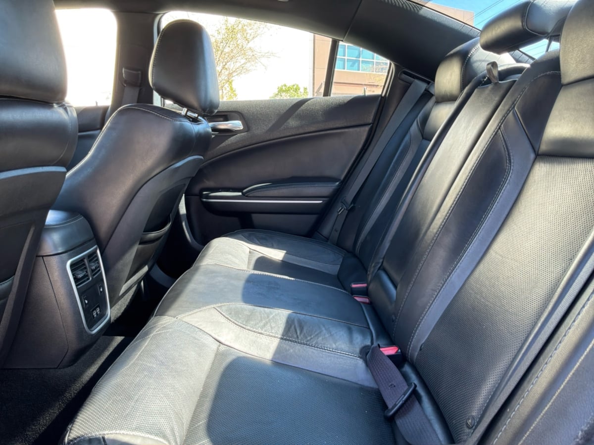 Dodge Charger photo 19