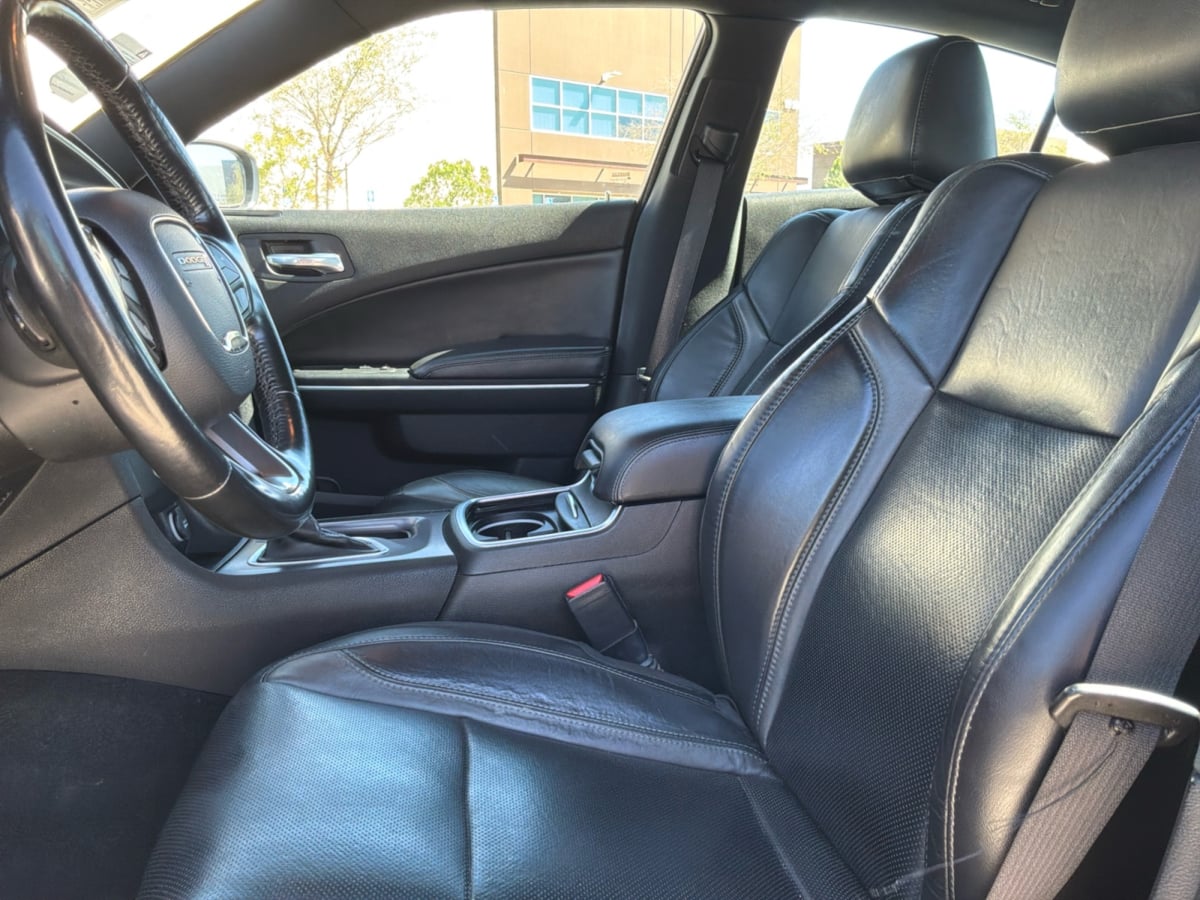 Dodge Charger photo 18