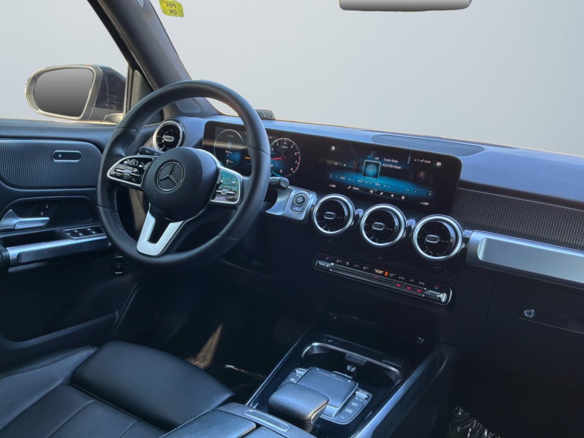 Mercedes-Benz GLB 250 photo 11