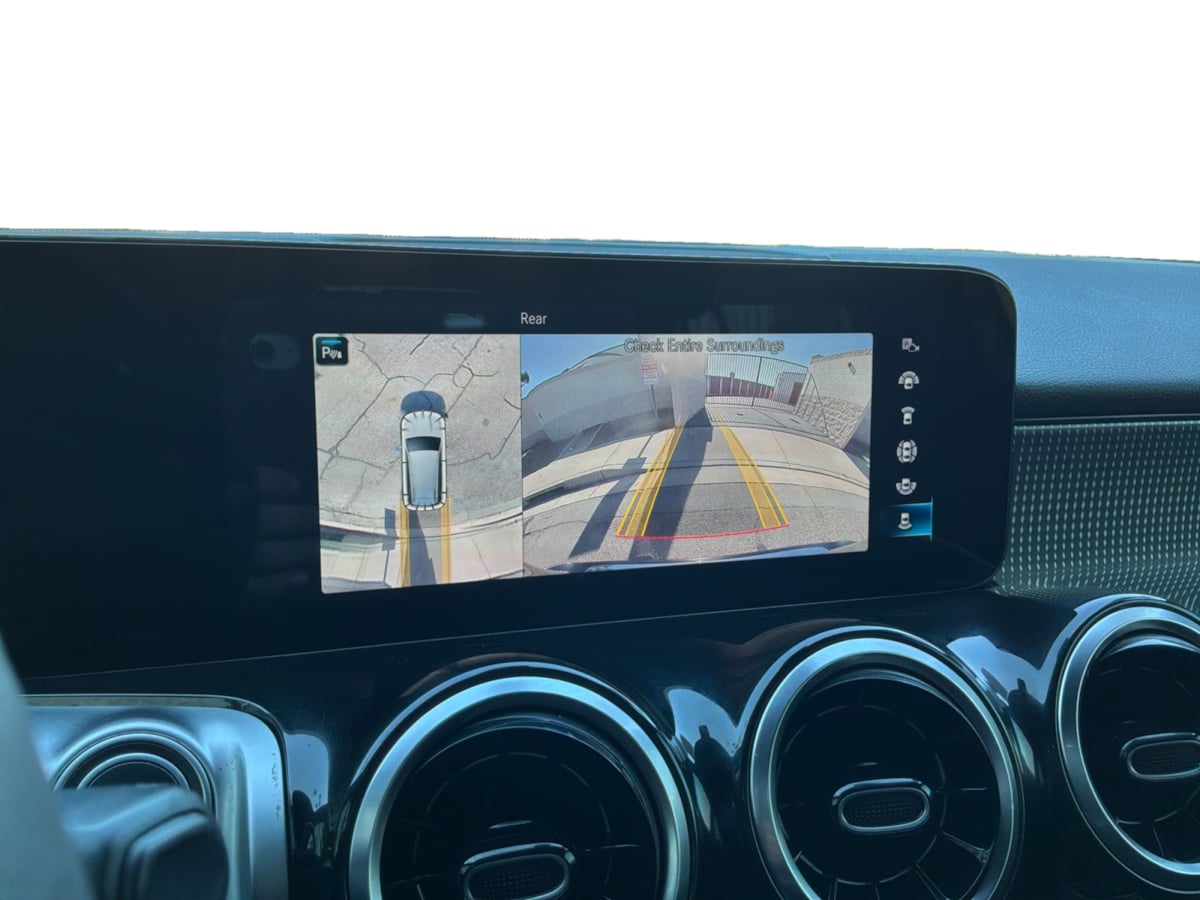 Mercedes-Benz GLB 250 photo 10