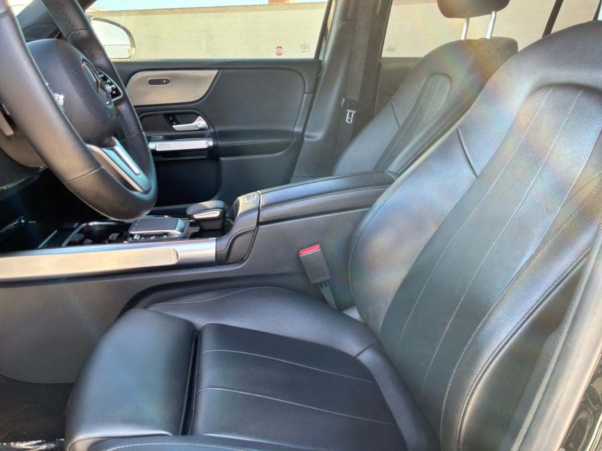 Mercedes-Benz GLB 250 photo 15