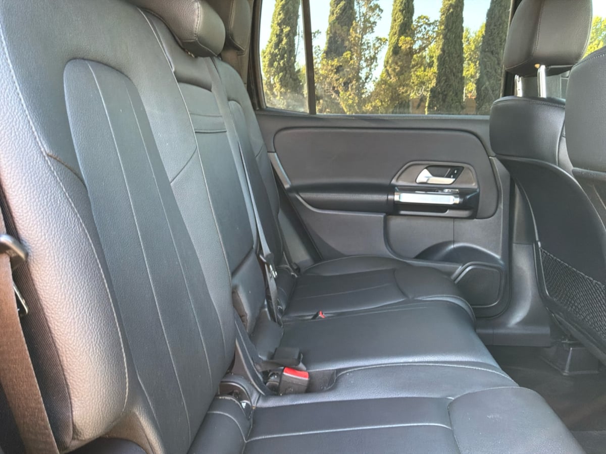 Mercedes-Benz GLB 250 photo 17