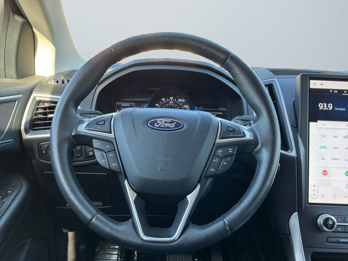 Ford Edge photo 11