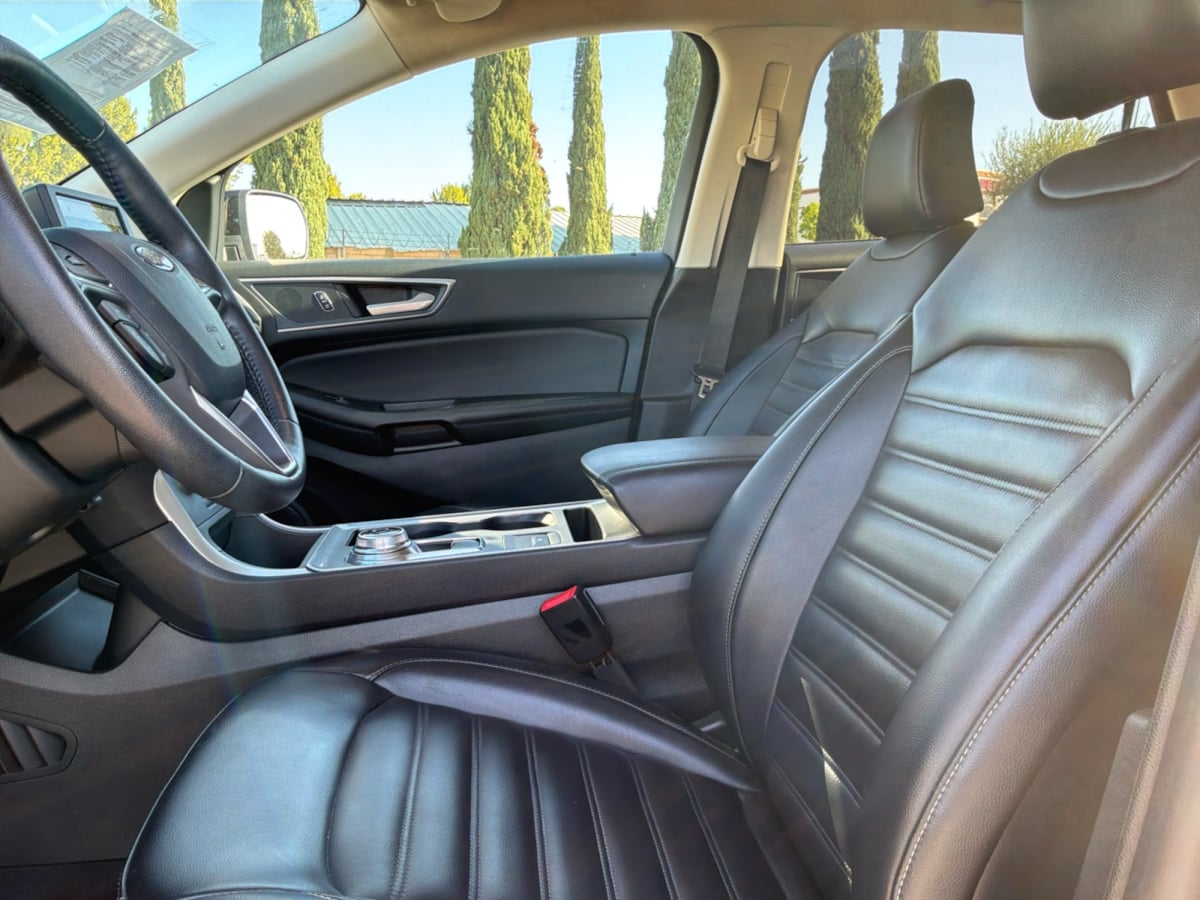 Ford Edge photo 18