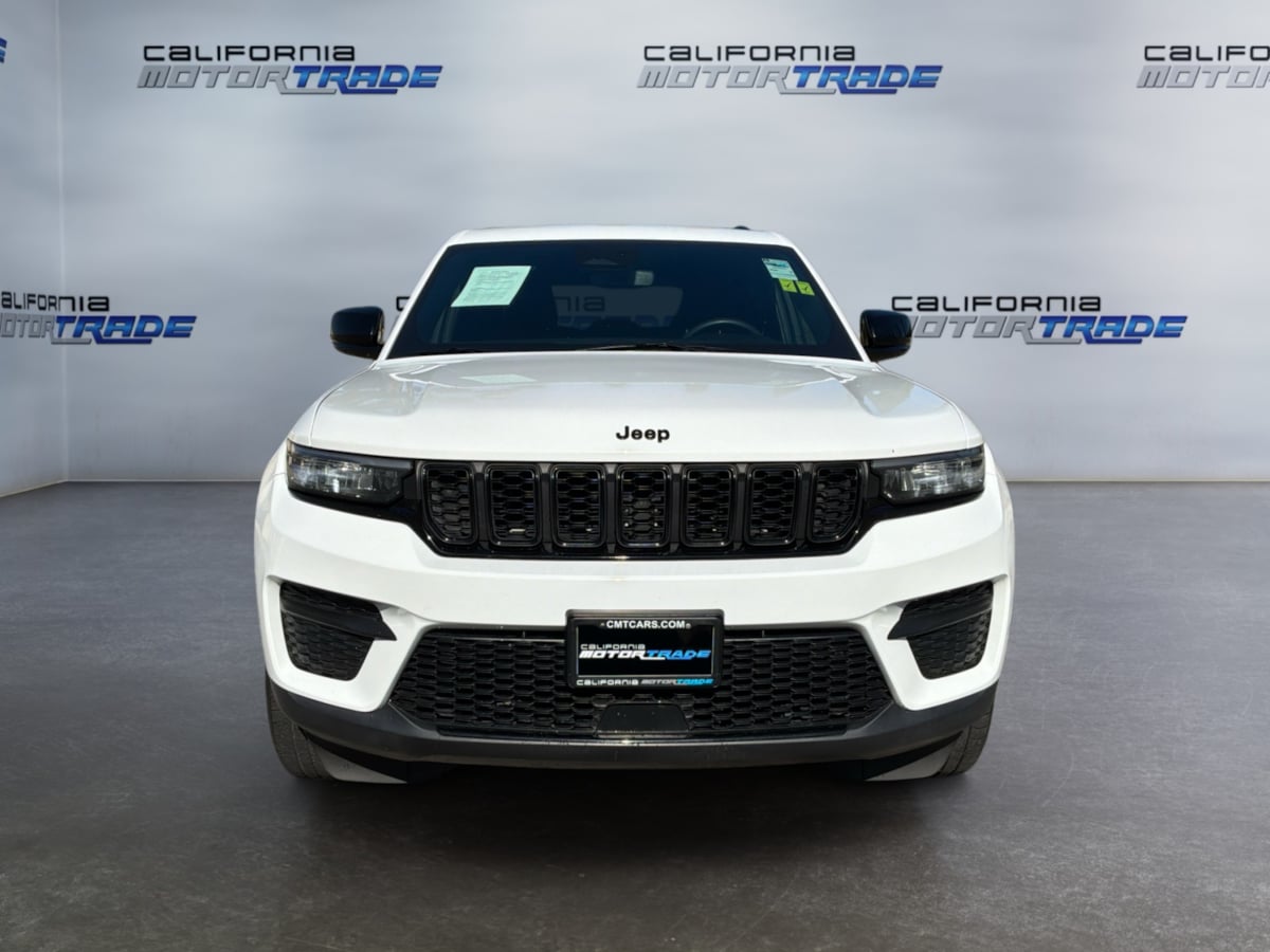 Jeep Grand Cherokee photo 2