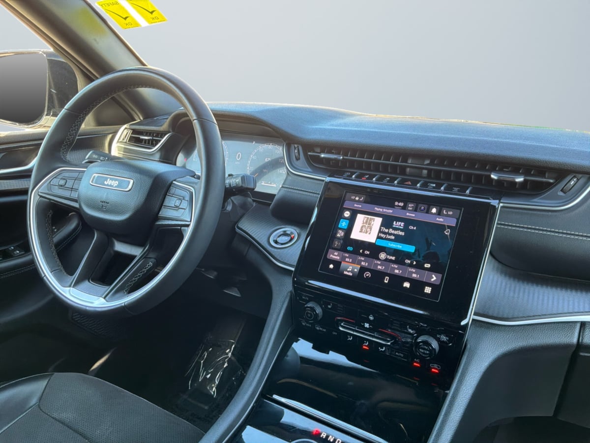 Jeep Grand Cherokee photo 14