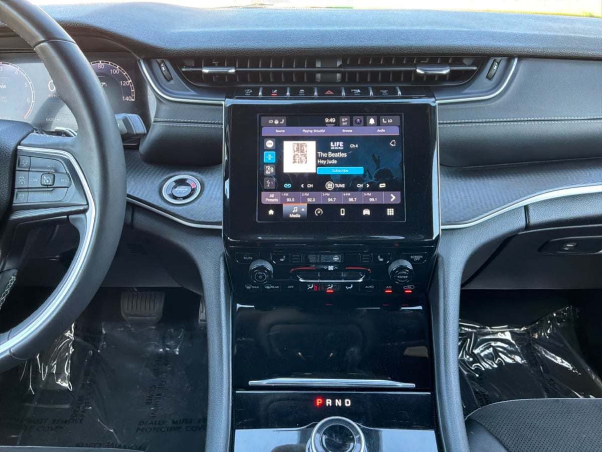 Jeep Grand Cherokee photo 15