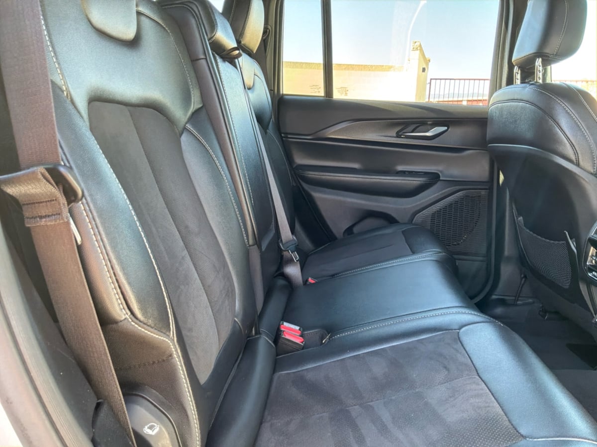 Jeep Grand Cherokee photo 20