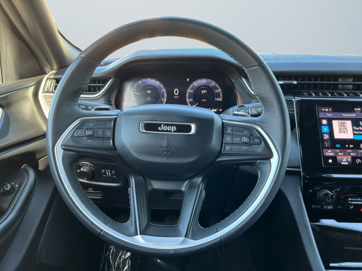 Jeep Grand Cherokee photo 11