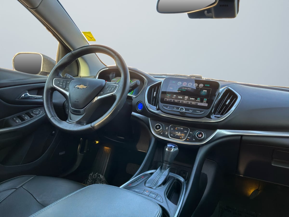 Chevrolet Volt photo 14