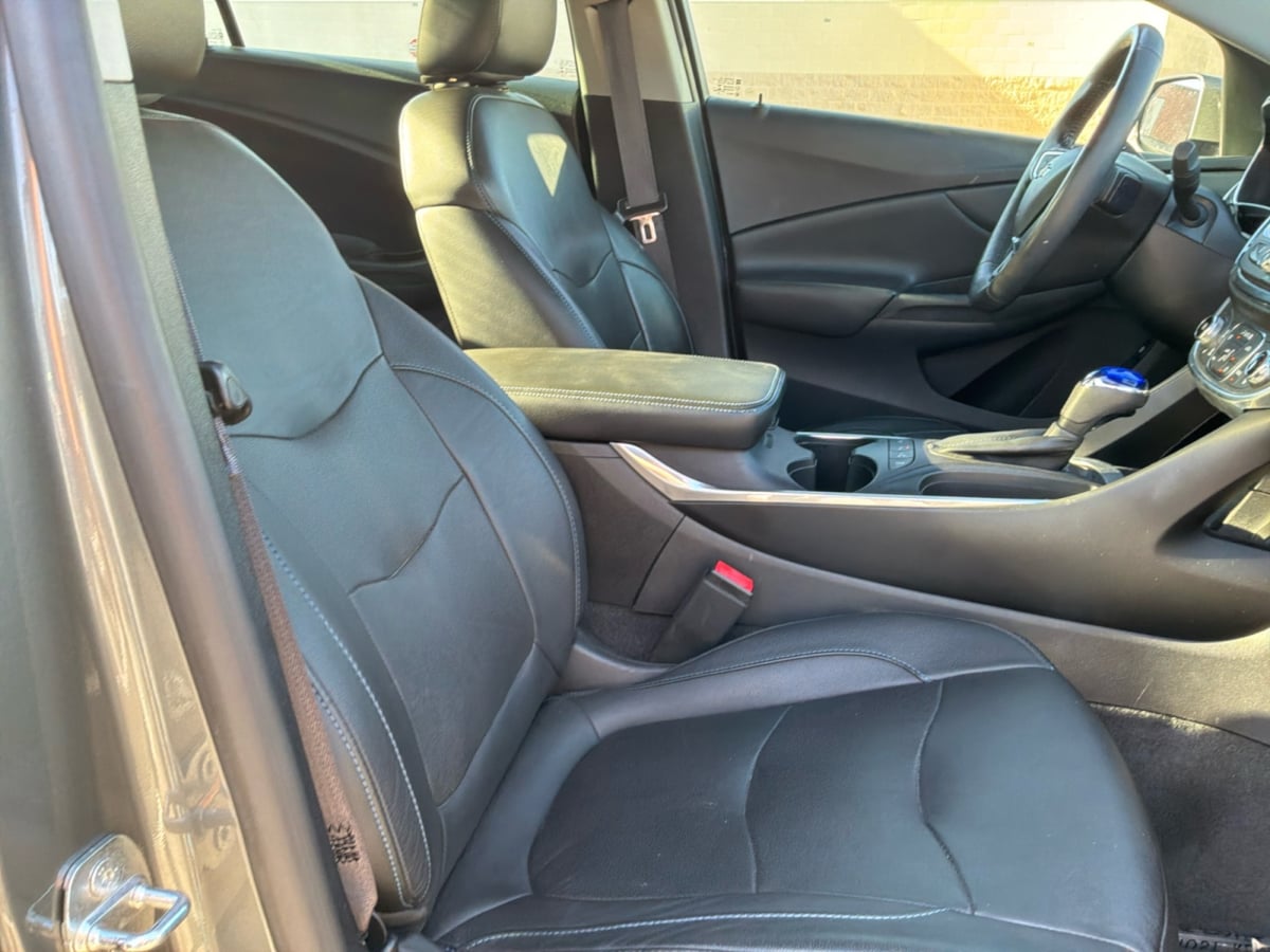 Chevrolet Volt photo 21