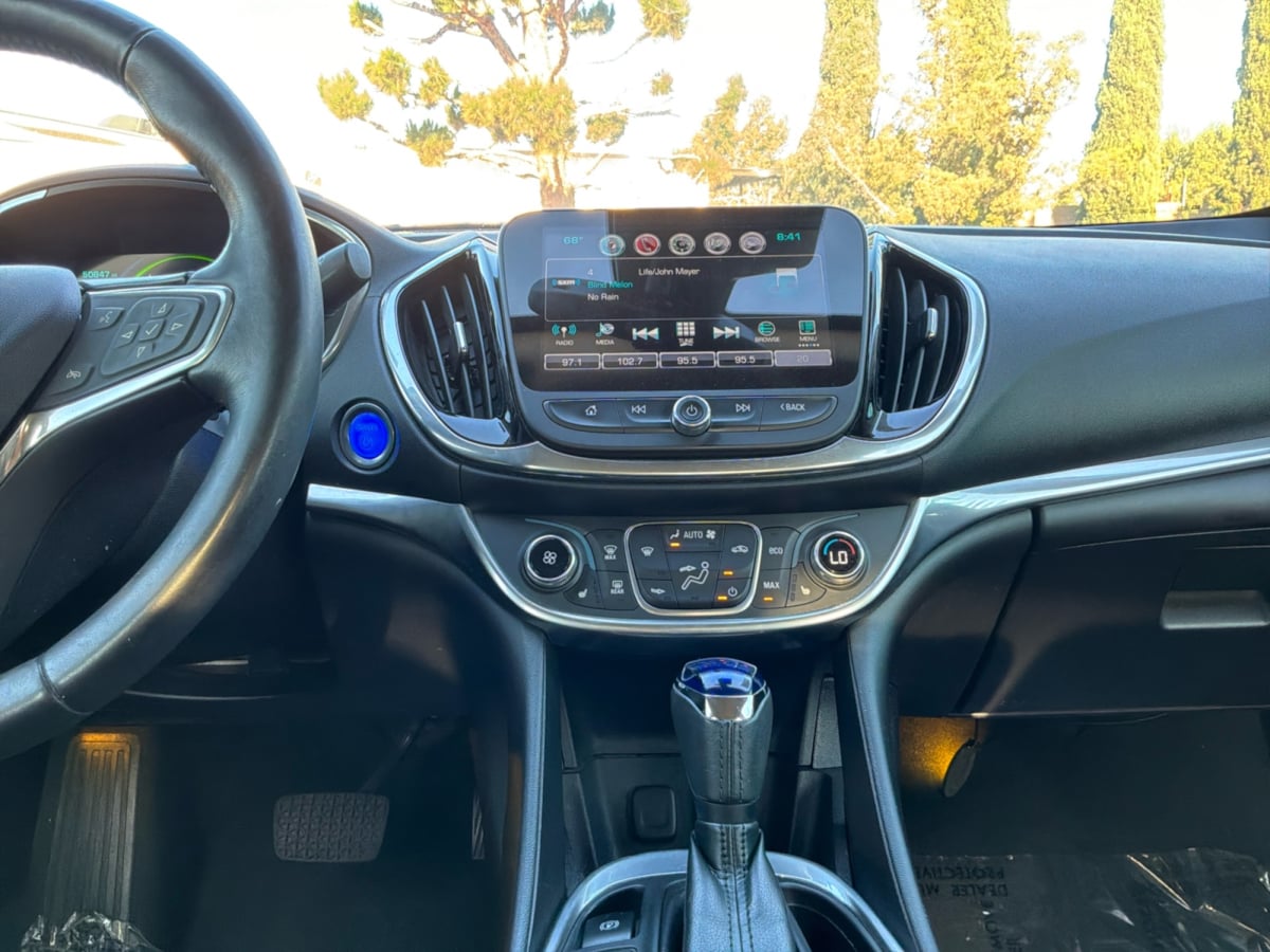 Chevrolet Volt photo 15