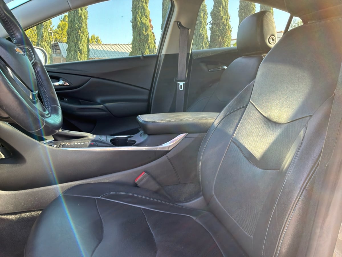 Chevrolet Volt photo 18