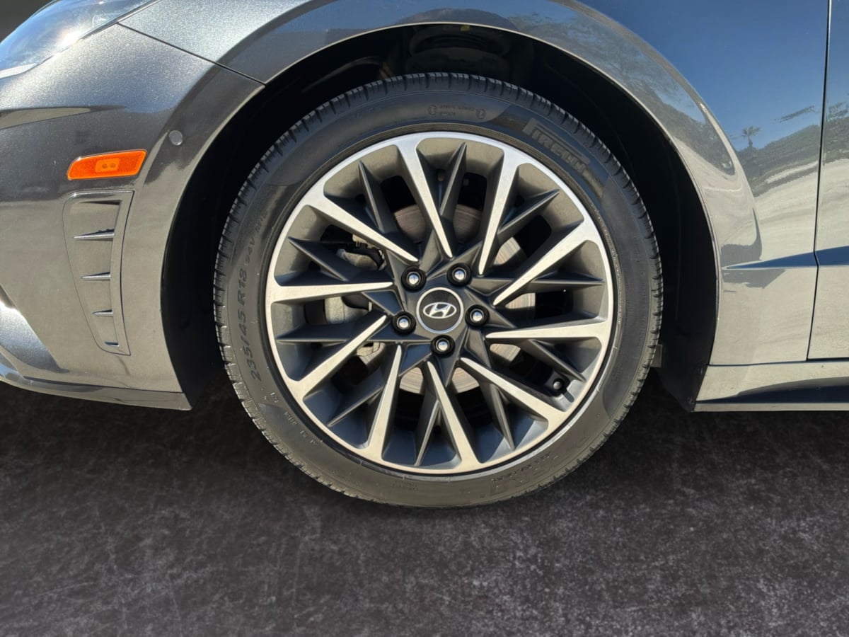 Hyundai Sonata photo 9