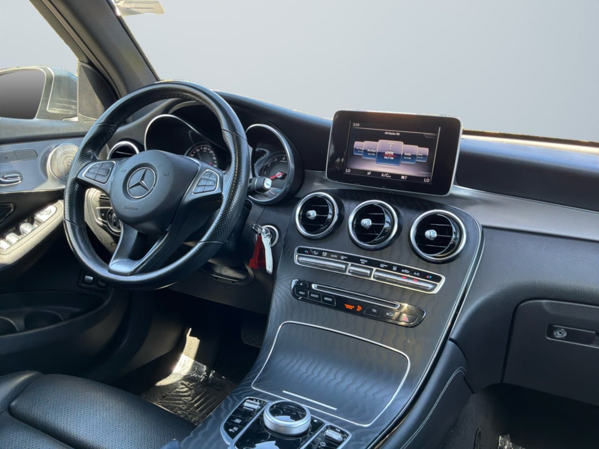 Mercedes-Benz GLC 350e photo 11