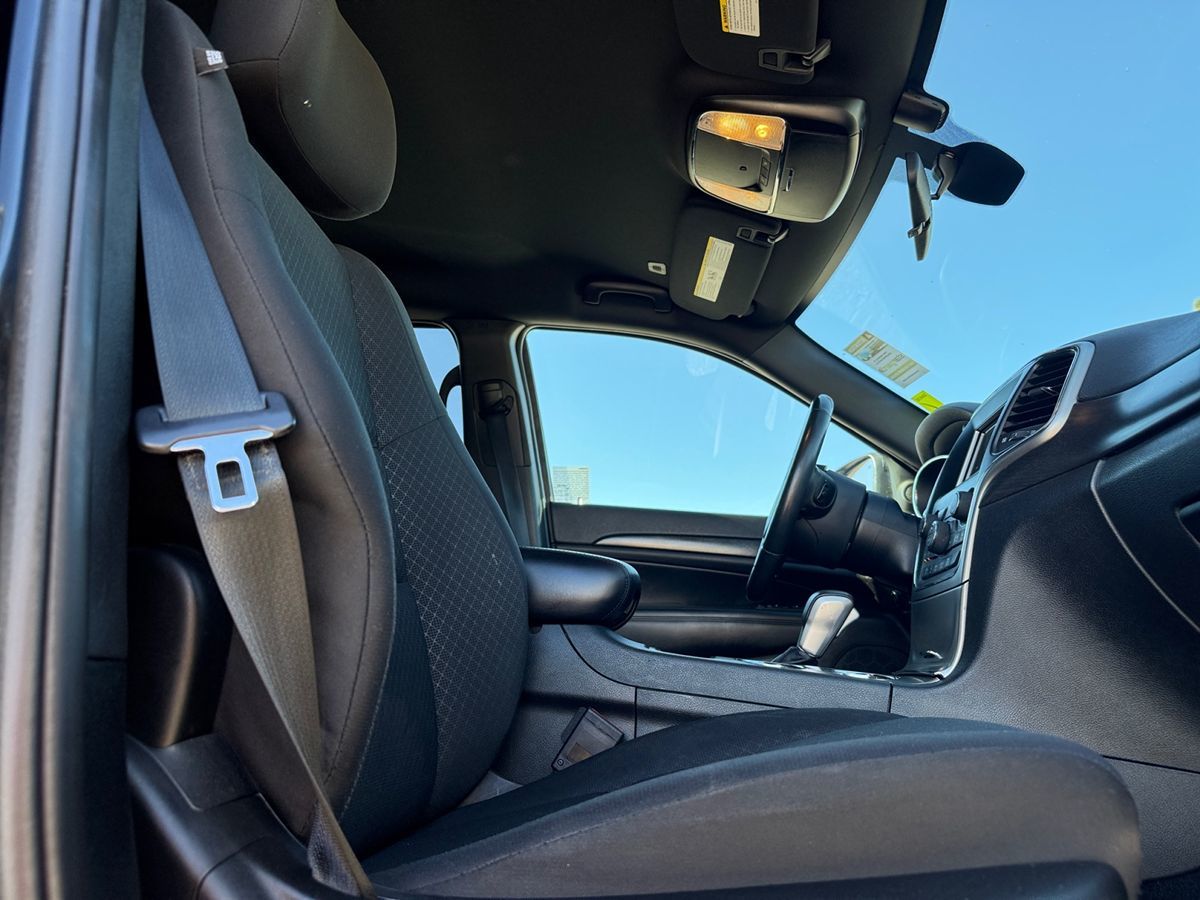 Jeep Grand Cherokee photo 18